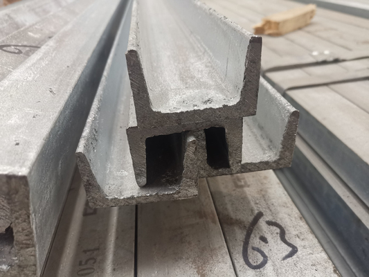 Q235b γαλβανισμένο κανάλι 100*50*5mm του U χάλυβα 25mm X 50 χιλ. Χ πάχος 5mm