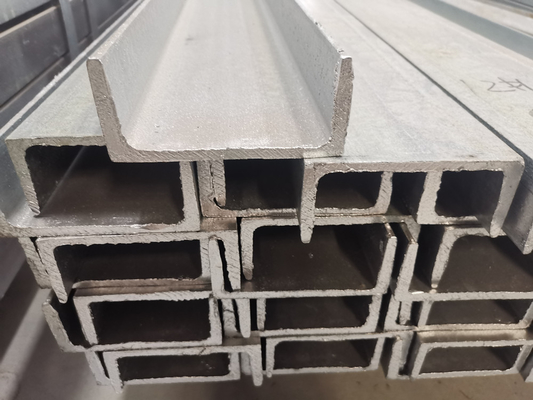 Q235b γαλβανισμένο κανάλι 100*50*5mm του U χάλυβα 25mm X 50 χιλ. Χ πάχος 5mm
